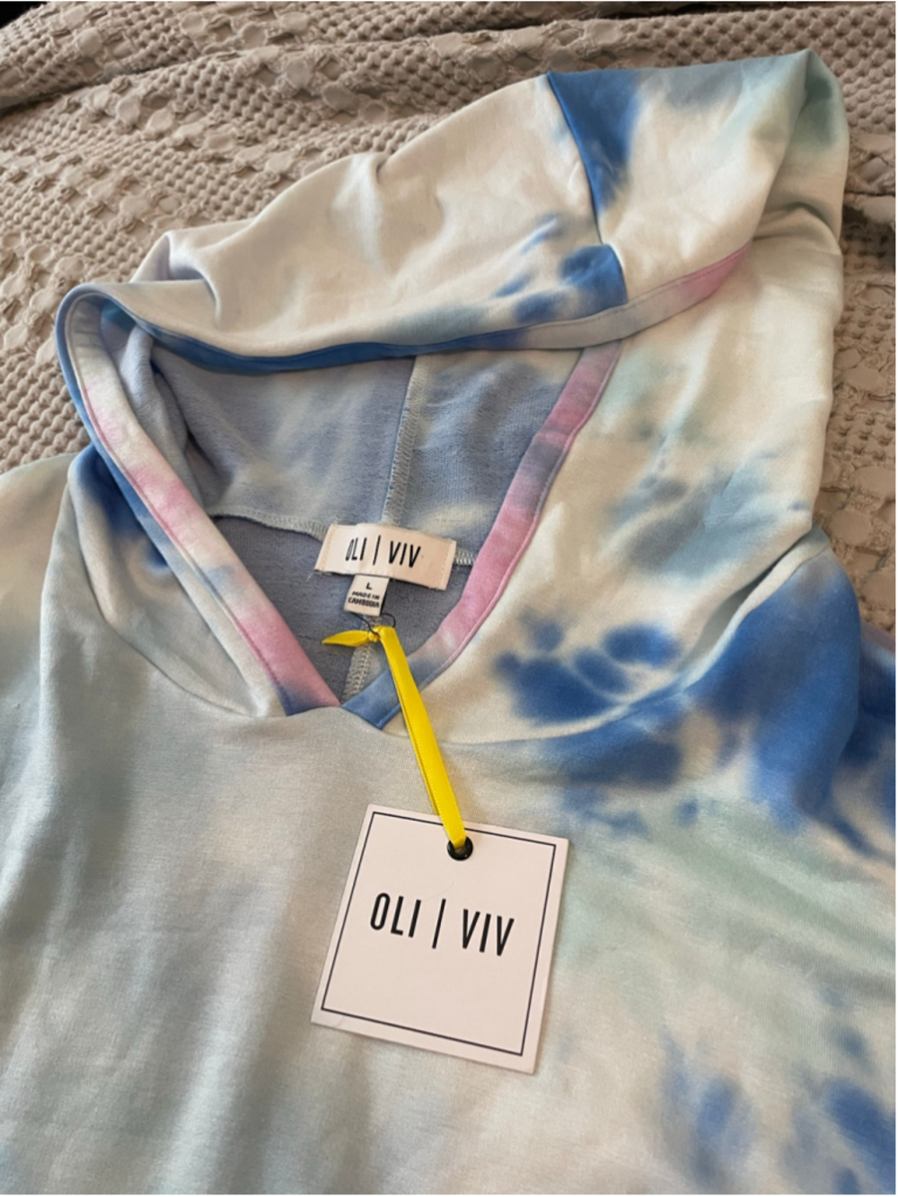 Women's Oli & Viv Tie-Dye Hoodie athleisure top Size L loungewear watercolor - Picture 3 of 6